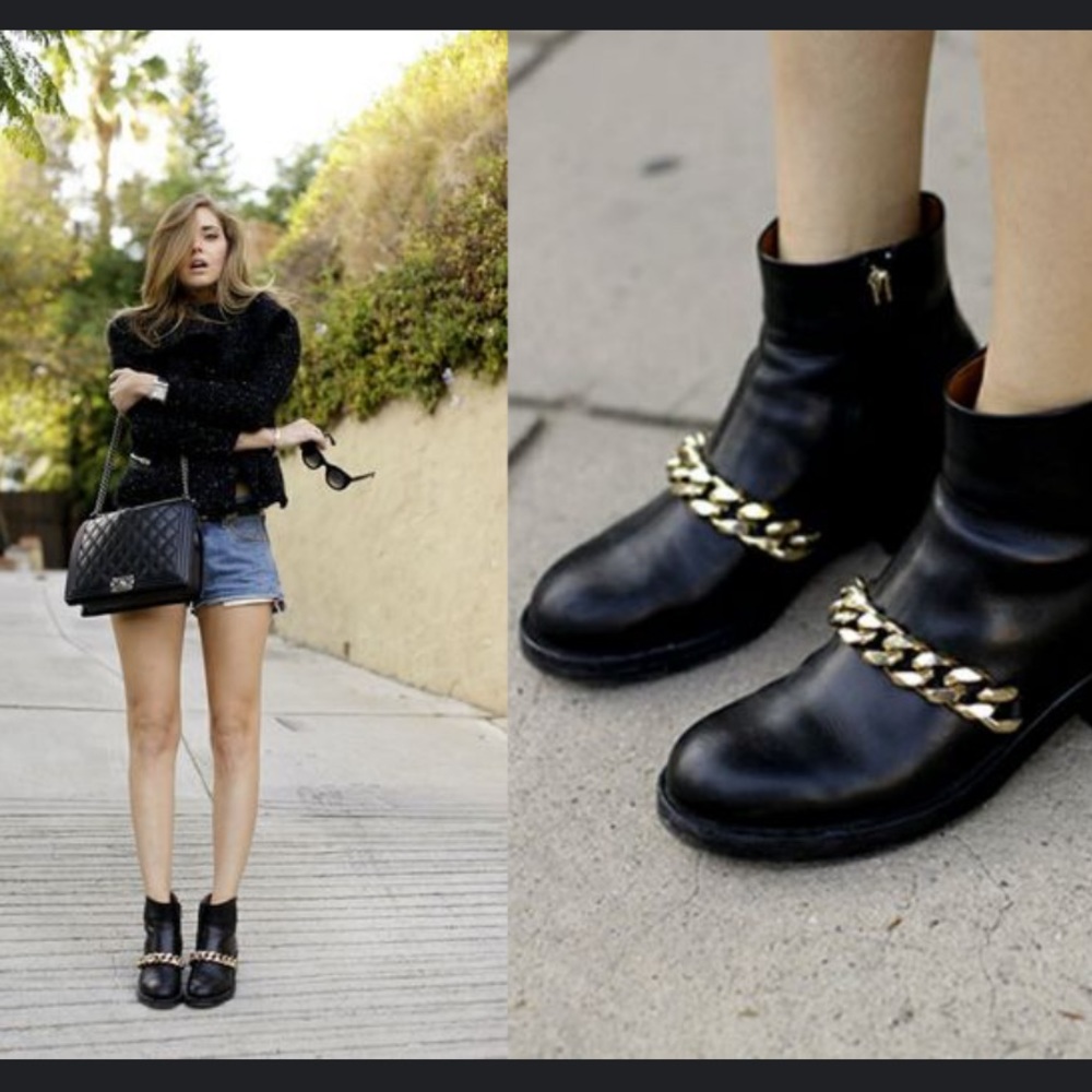 Chinese Laundry Gold chain Chelsea boot
